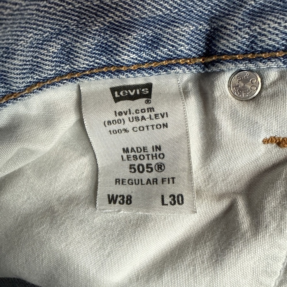 Vintage Lev's 505 Jeans Men 38x30 Blue Denim Light Wash Straight Regular Y2K - Picture 3 of 16
